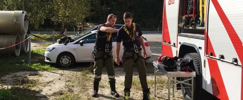 Übung mit der Hundestaffel
